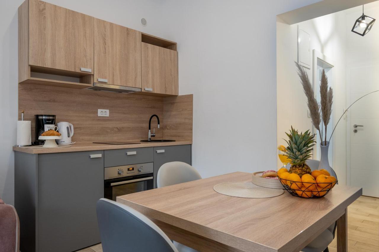 Apartments Palace Kolovare Ζαντάρ Εξωτερικό φωτογραφία